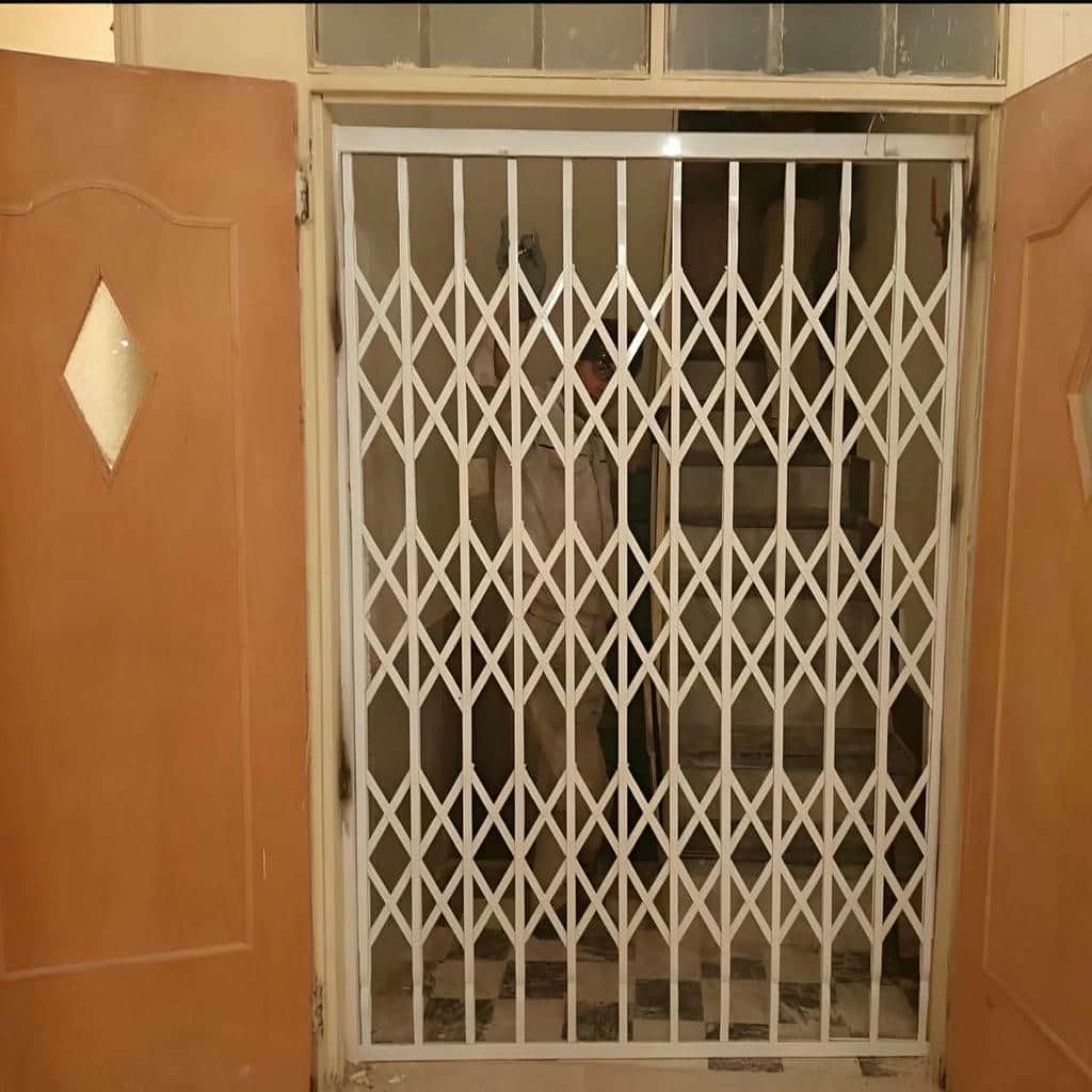 قفل درب آکاردئونی با بدنه ضد برش