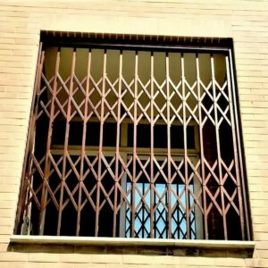 مدل های مختلف درب آکاردئونی فلزی و تفاوت سه گل چهار گل و دوبل