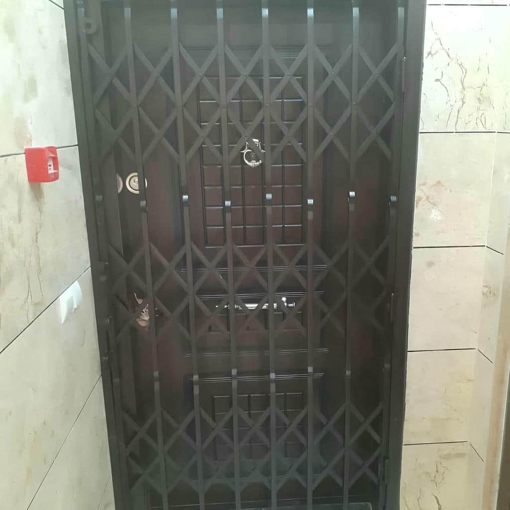 درب آکاردئونی با قفل ضد سرقت ایمن
