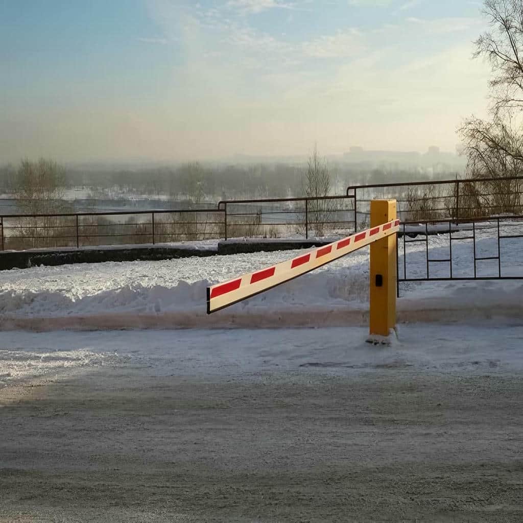 راهبند پارکینگ با رنگ مقاوم مناسب فضای باز راهبند پارکینگ با رنگ مقاوم مناسب فضای باز
