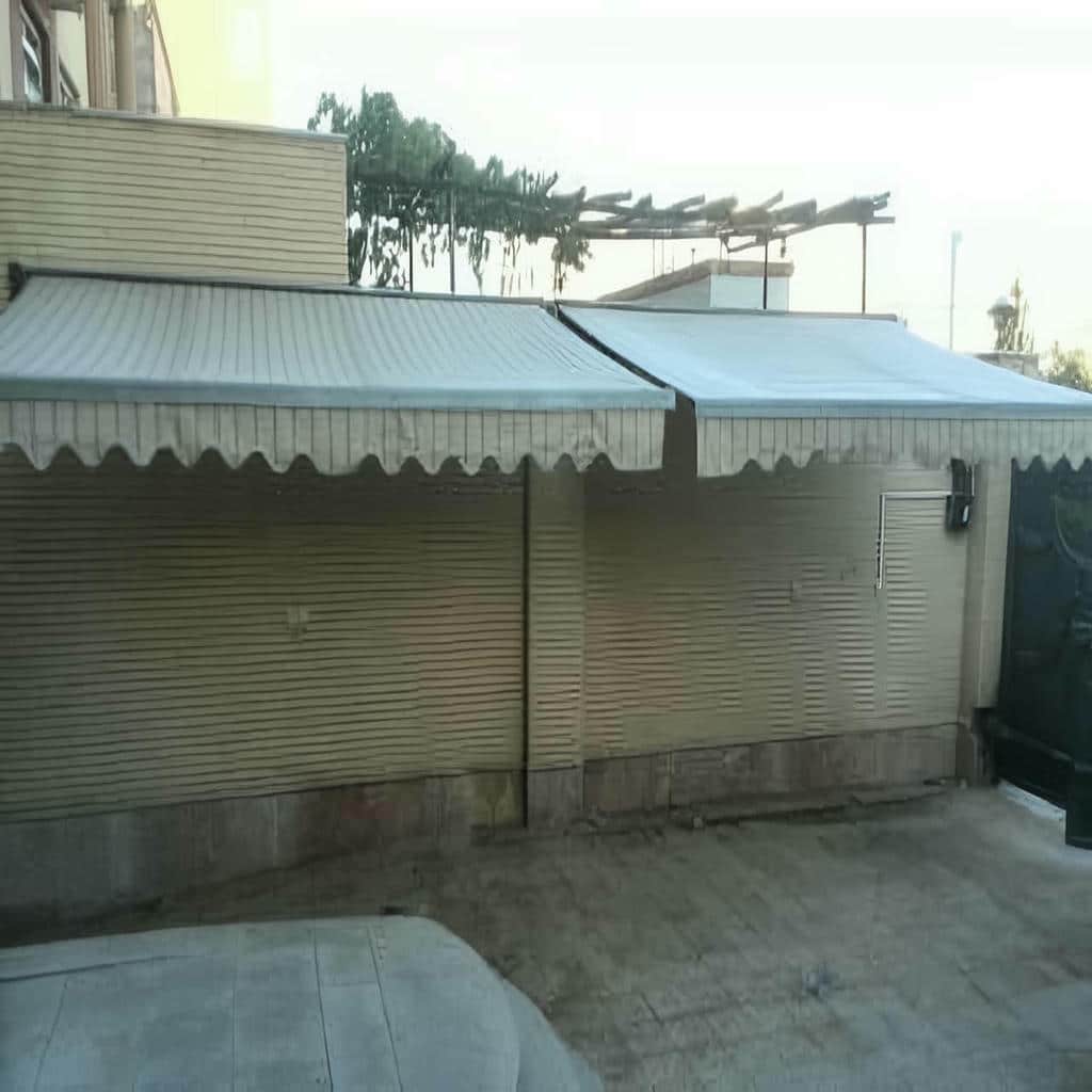 سایبان برقی و دستی با بازوی تاشو و یراق محکم