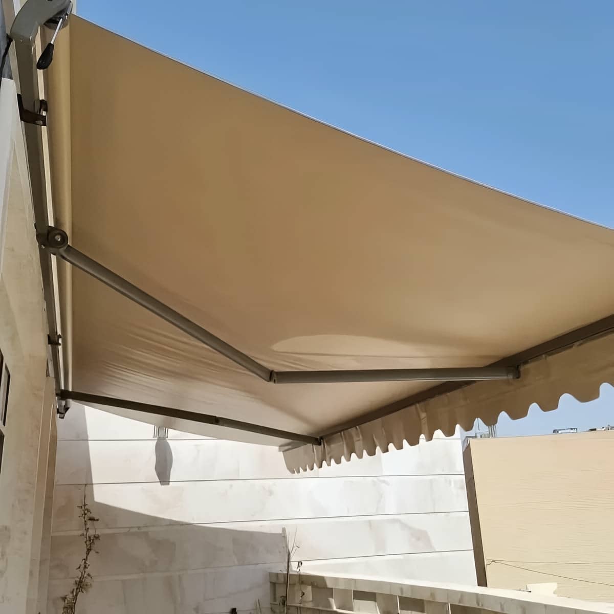 سایبان برقی فول باکس تجاری با پوشش مقاوم