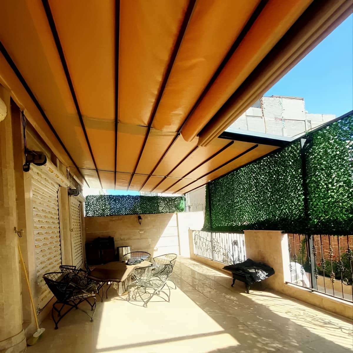 سقف برقی مدرن تراس و بالکن با پوشش ضد باران
