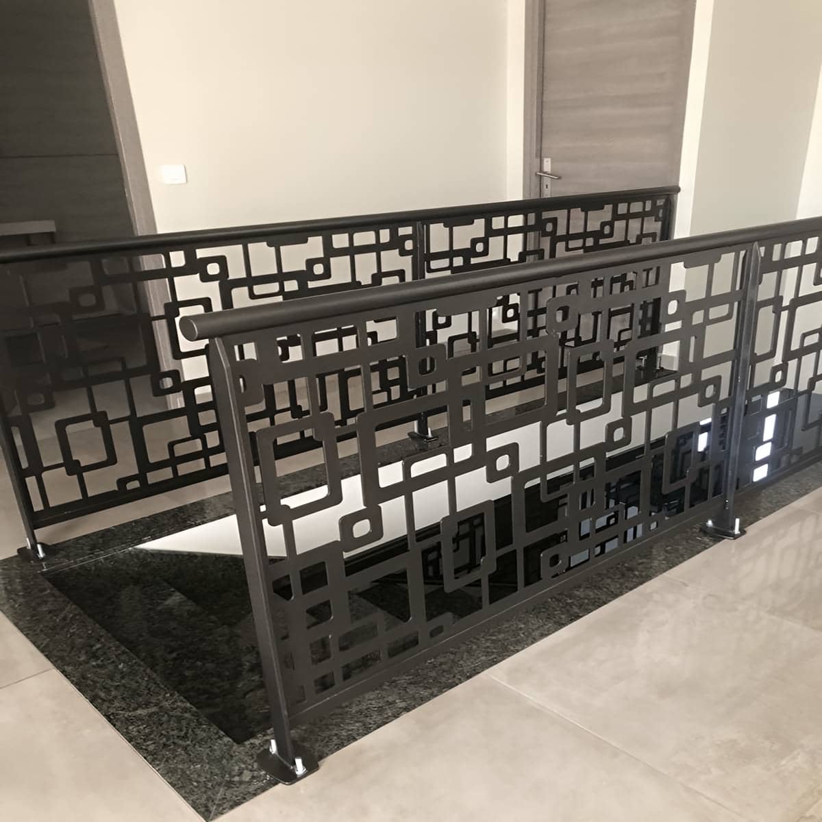 پنل نرده سی ان سی دکوراتیو با رنگ مقاوم و یکدست