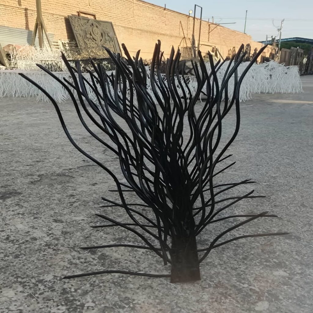 حفاظ روی دیوار با شاسی محکم روی تاج