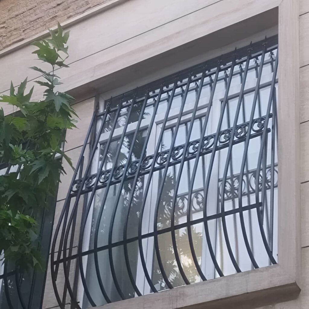 سفارش حفاظ سی ان سی برای پنجره آپارتمان
