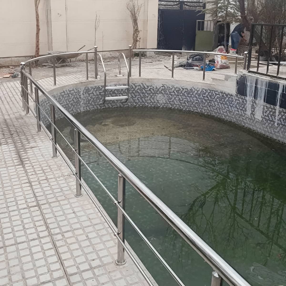 هندریل دیواری استیل با دستگیره لوله ای ساده