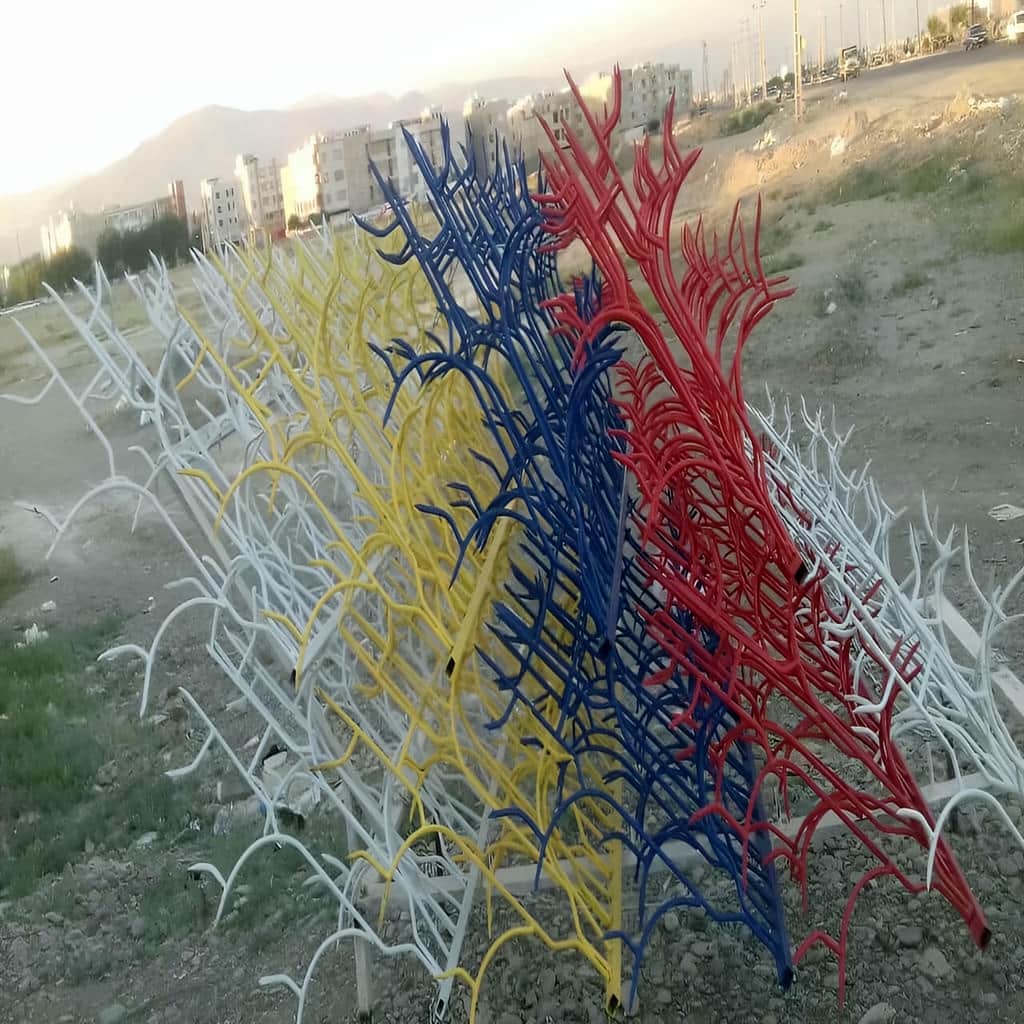 مدل تاج دار حفاظ آبشاری روی ضلع ورودی