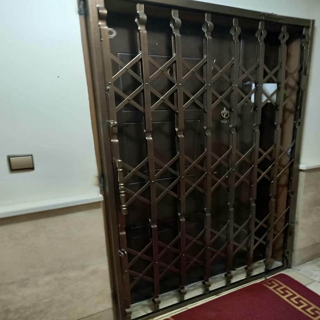 تولید حفاظ درب ضد سرقت فلزی مدل سه‌گل