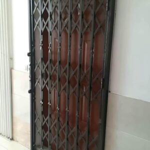 8 طرح درب آکاردئونی مشکی طلایی
