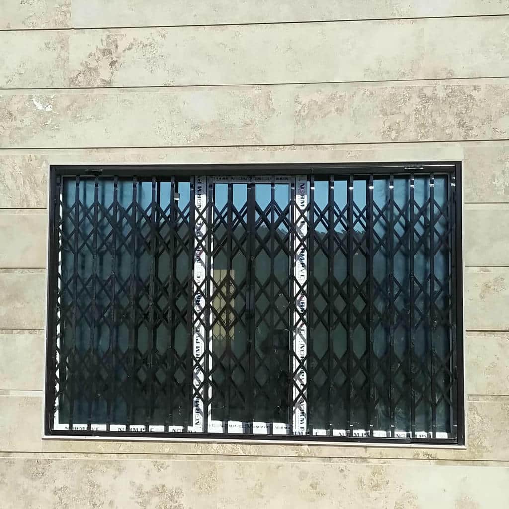 فروش درب آکاردئونی ضد سرقت آپارتمان مدل پنج‌گل