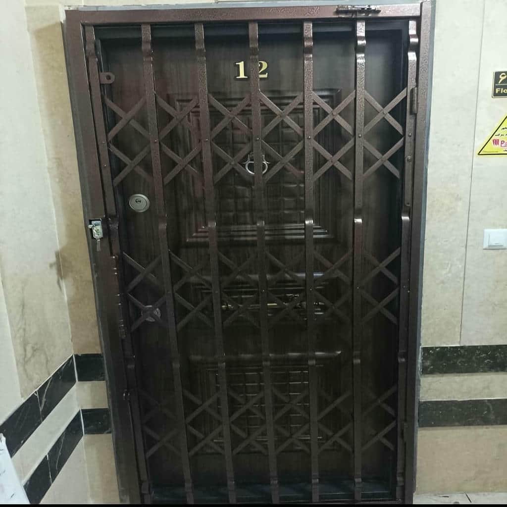 خرید حفاظ درب آپارتمان ضد دیلم متناسب با ورودی