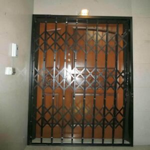 8 مدل درب آکاردئونی سلطنتی گل دار