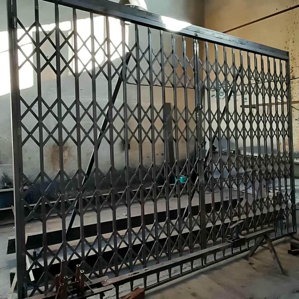 خرید درب آکاردئونی طلایی سلطنتی متناسب با ورودی