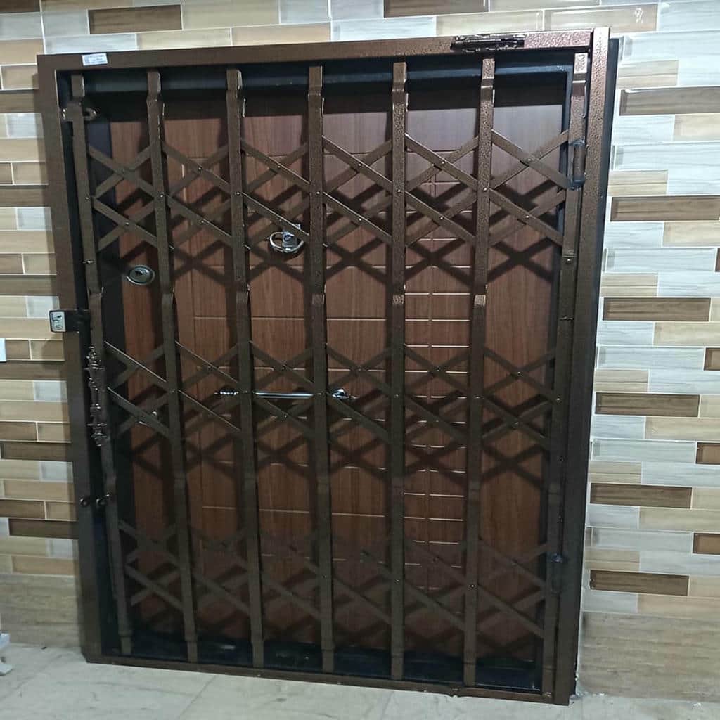 درب آکاردئونی سلطنتی گل دار برای انتخاب مدل مناسب