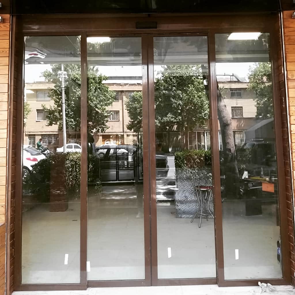 قیمت درب اتوماتیک شیشه ای بر اساس شیشه و اپراتور