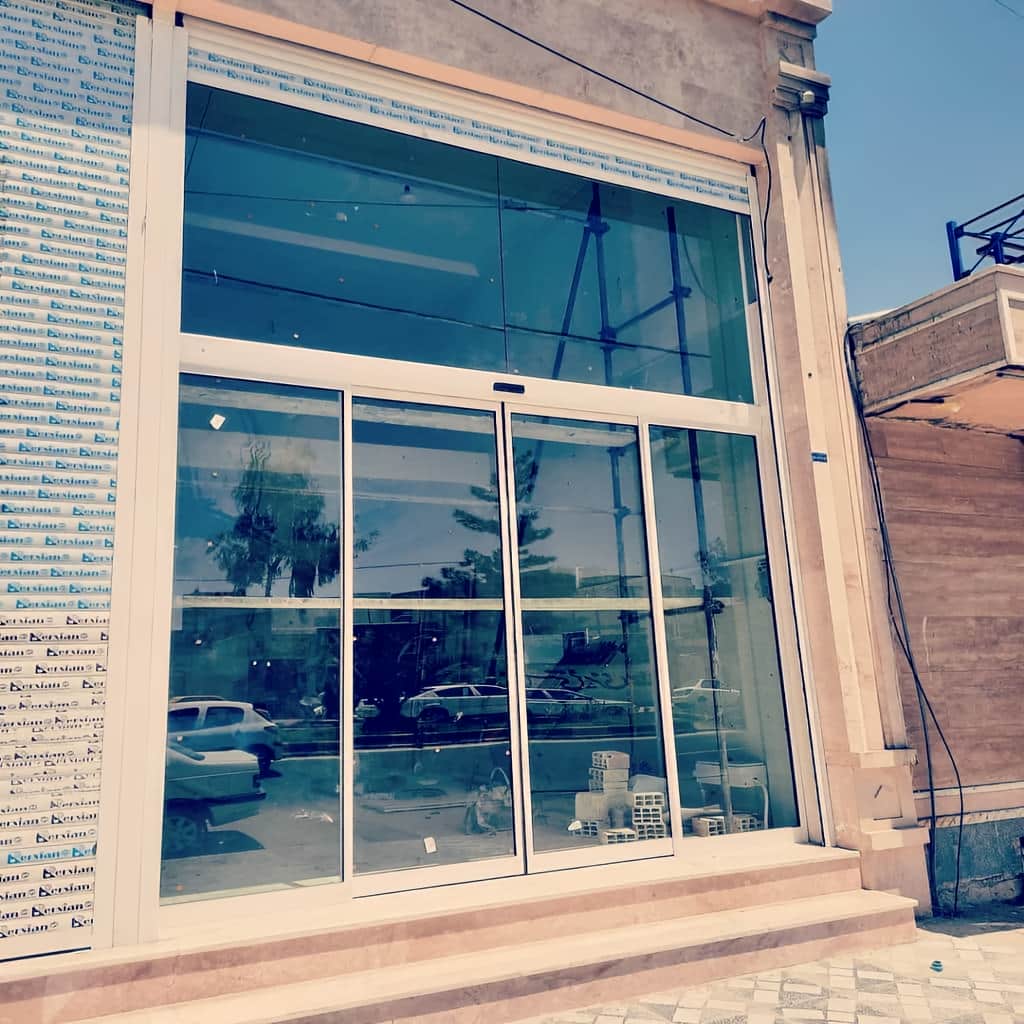 نصب ریل درب اتوماتیک شیشه ای دولنگه