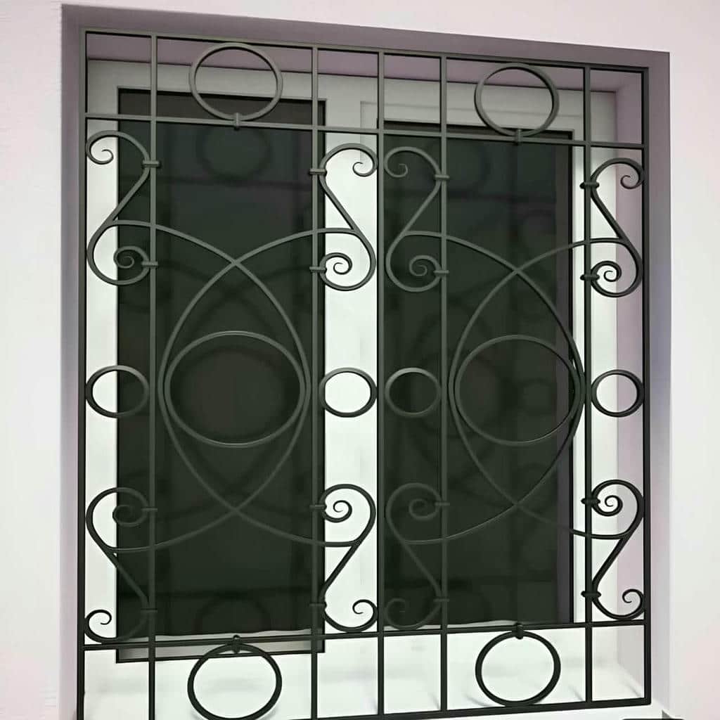 حفاظ پنجره بازشو برای دسترسی به شیشه و توری