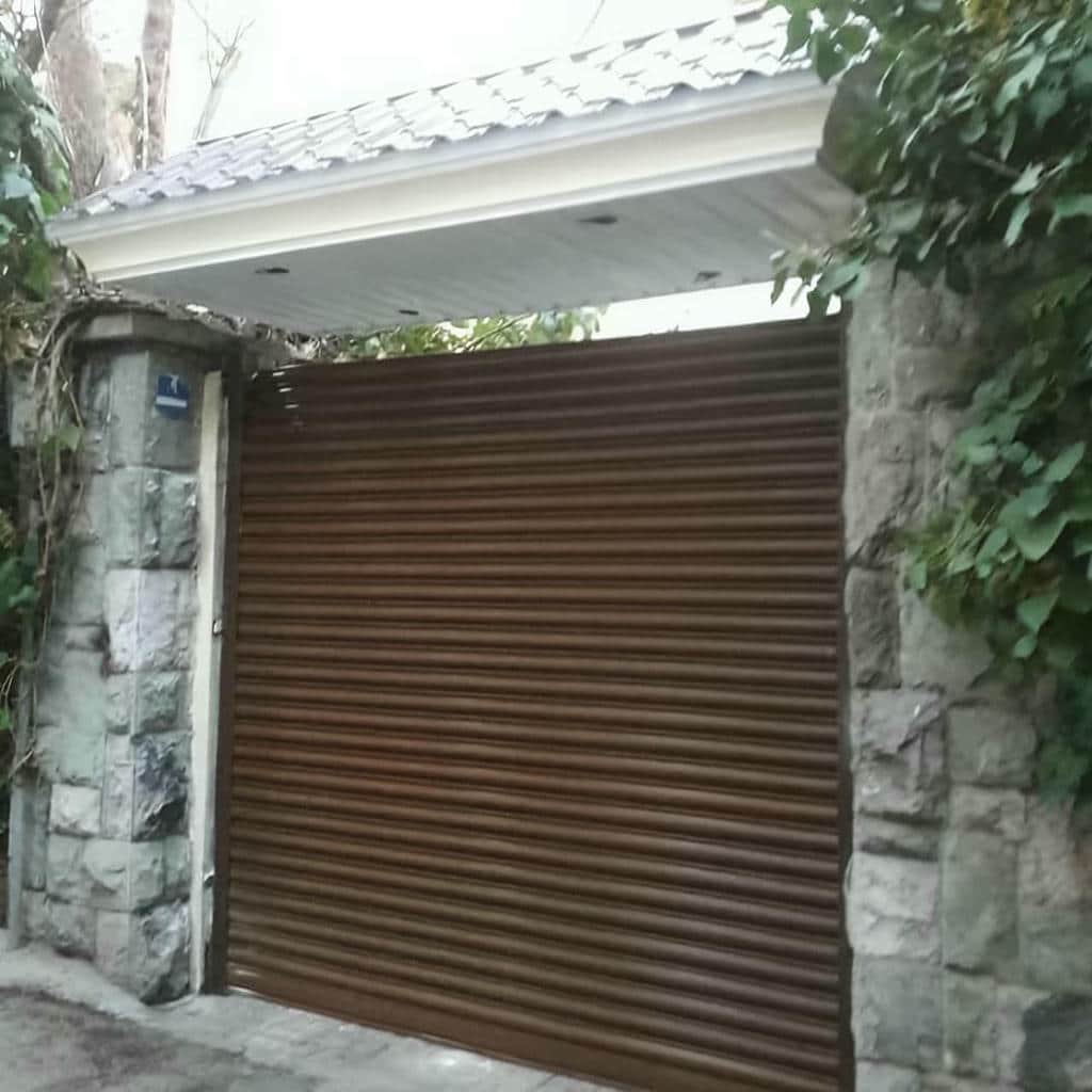 اجرای درب کرکره ای پارکینگ اتوماتیک با ریل مقاوم