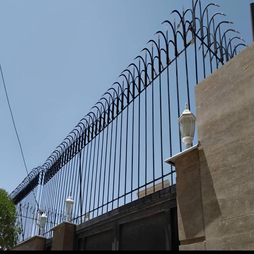 فروش حفاظ سرنیزه ای زاویه بسته برای دیوار