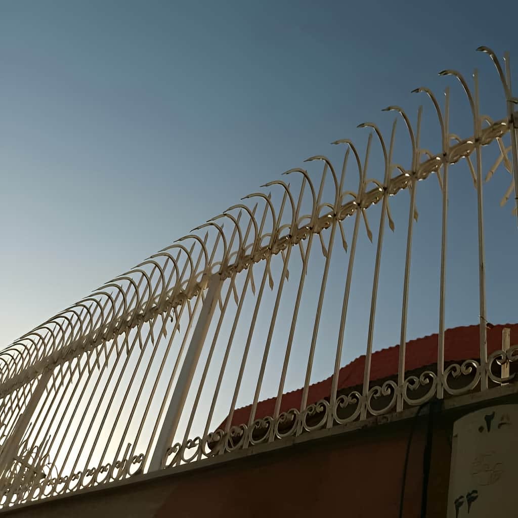 استعلام قیمت حفاظ سرنیزه ای دیوار حیاط