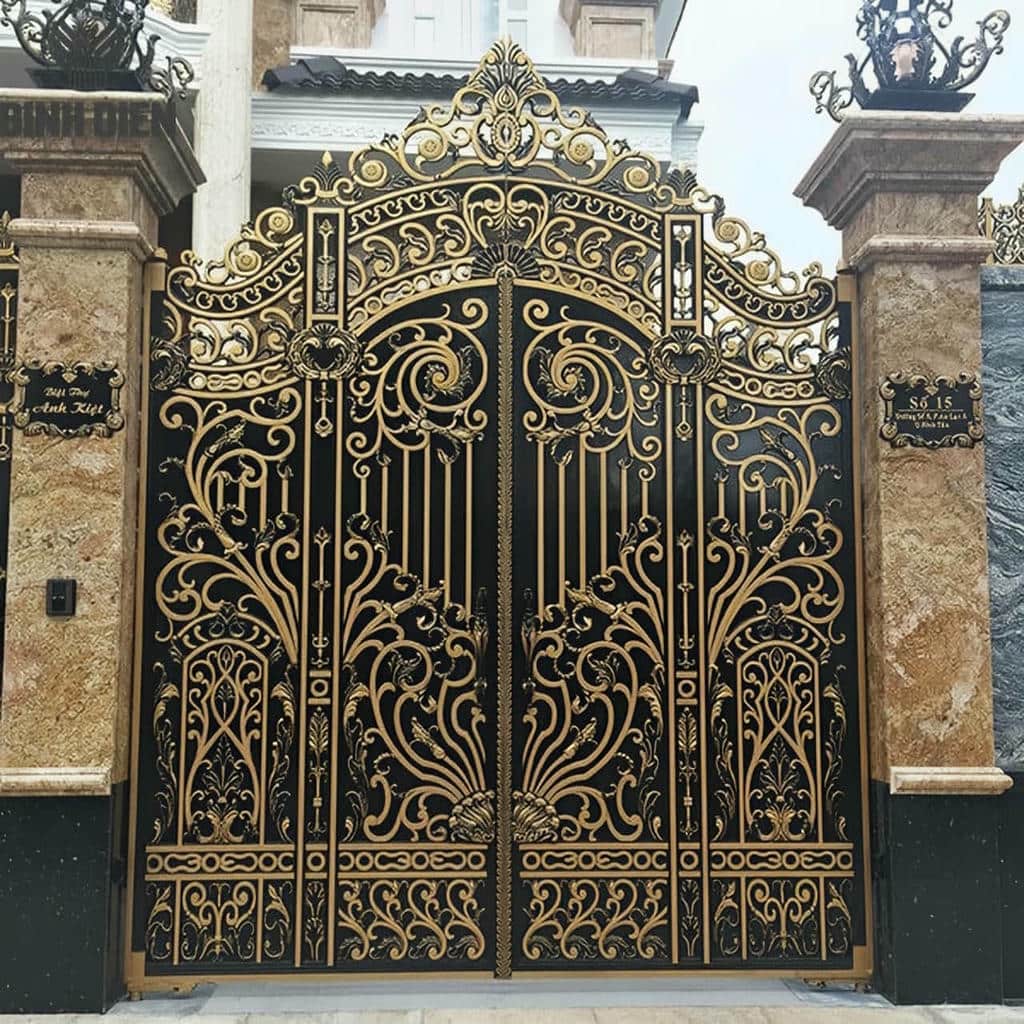 فروش درب لاکچری ویلا برای ورودی محوطه