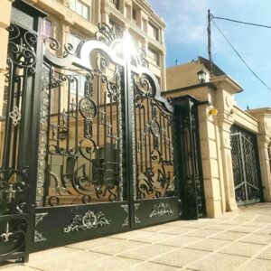 9 طرح درب ویلایی فرفورژه نمای رومی