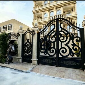 9 طرح درب فلزی مدرن پنل مشبک