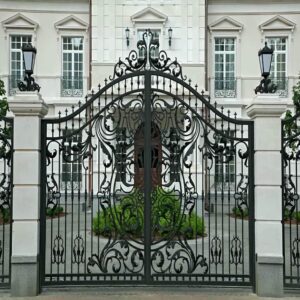 14 مدل درب ویلایی قاب دار محوطه