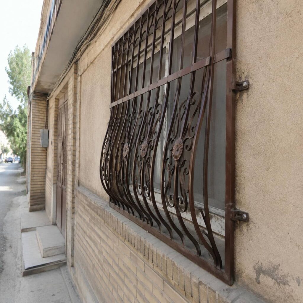 راهنمای انتخاب حفاظ پنجره آپارتمان طبقات پایین