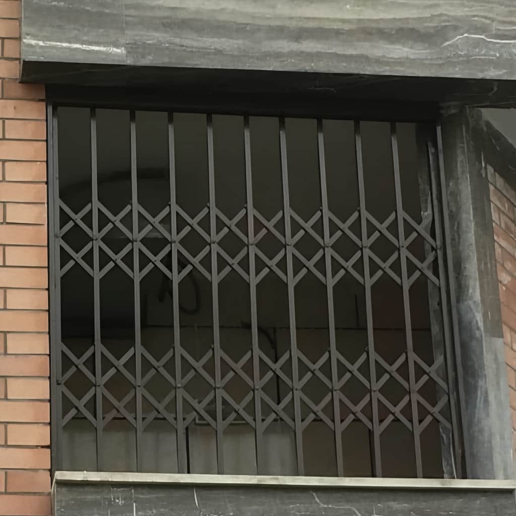 حفاظ پنجره متحرک با ریل پایین و راهنمای بالا