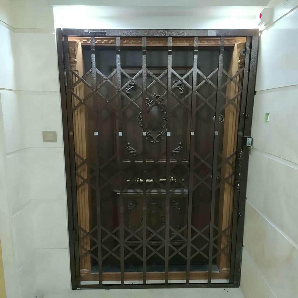 حفاظ ریلی درب نمای کلاسیک فرفورژه