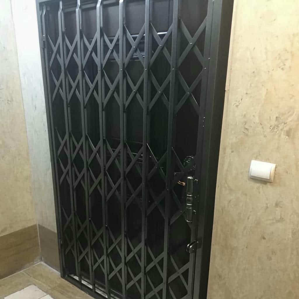 حفاظ آکاردئونی ورودی با قفل مقاوم