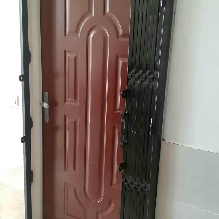 حفاظ جمع شونده فلزی ورودی ساختمان