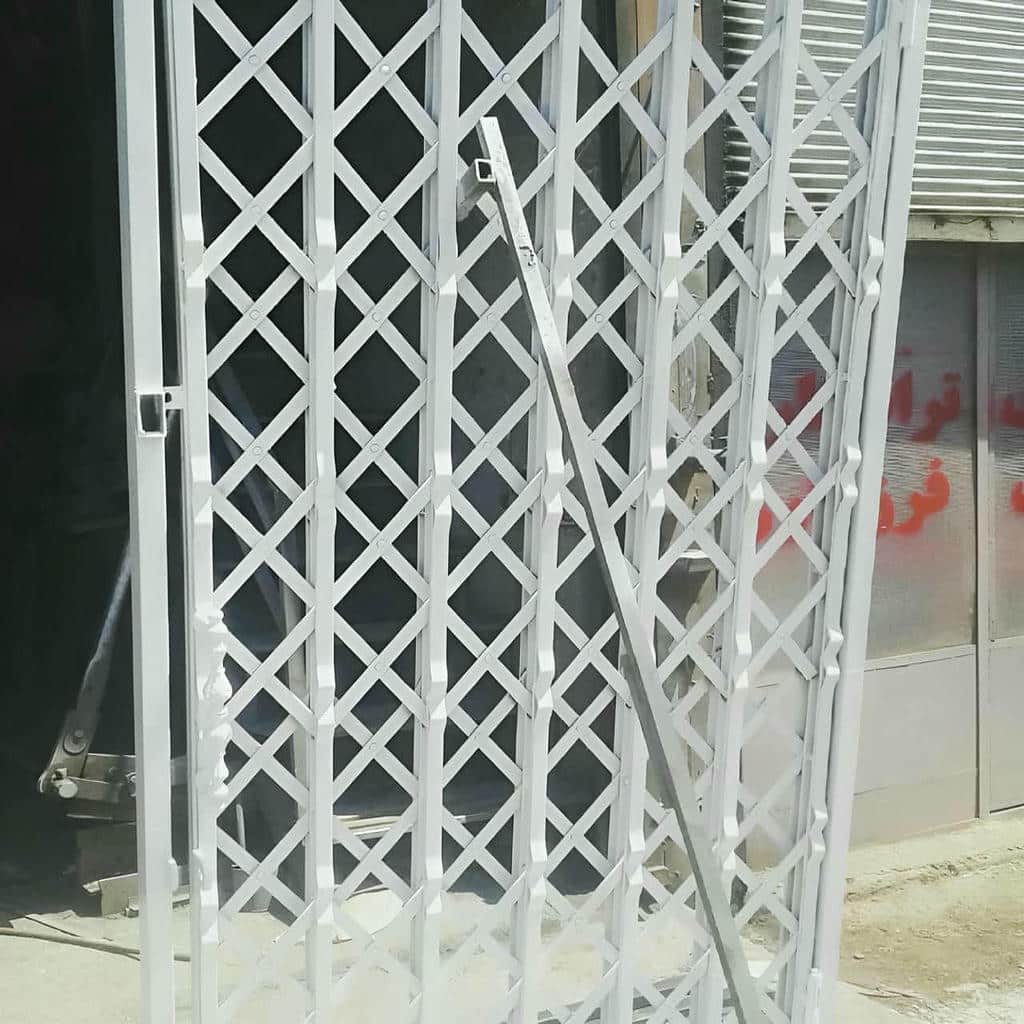 حفاظ آکاردئونی ورودی ساختمان