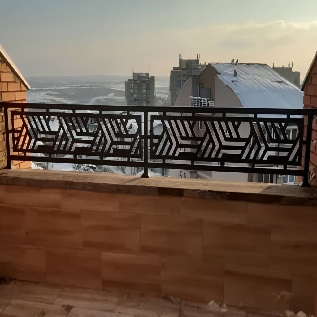 حفاظ تراس با فرم دکوراتیو