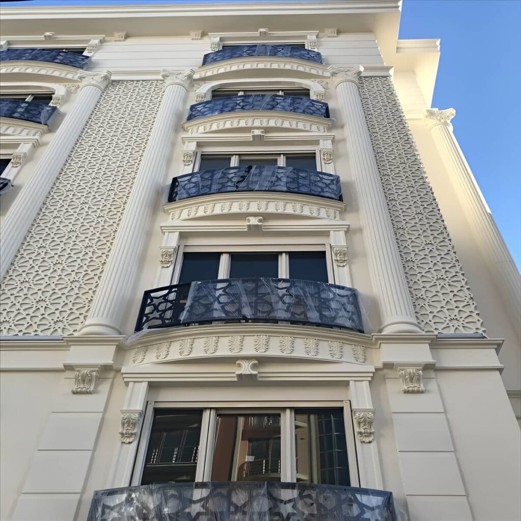 نرده تراس سبک کلاسیک