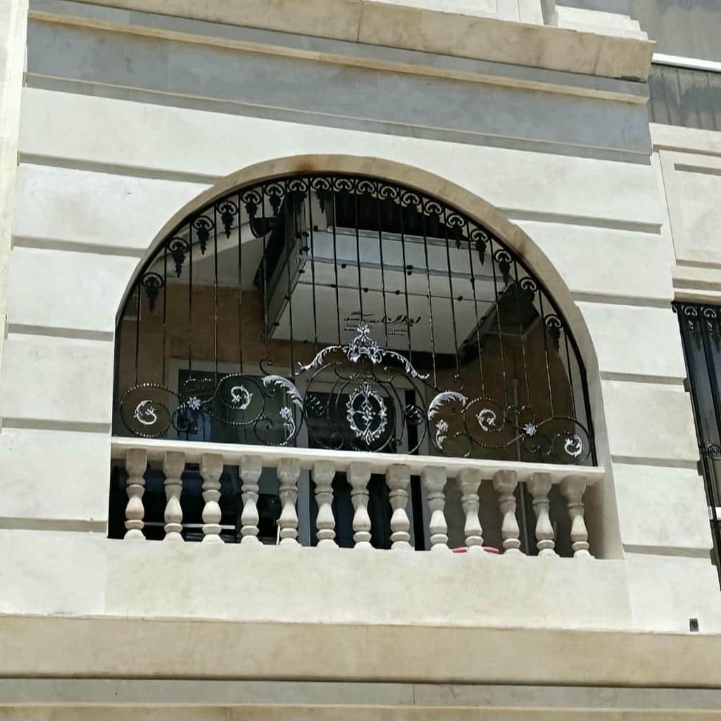 محافظ پنجره برابر آفتاب