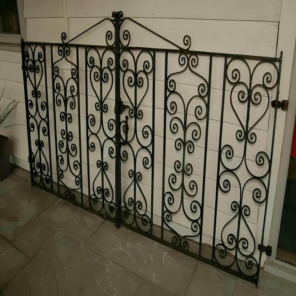 گارد پنجره ساختمان خشک