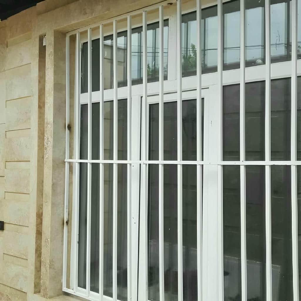 گارد پنجره فلزی نمای ساختمان