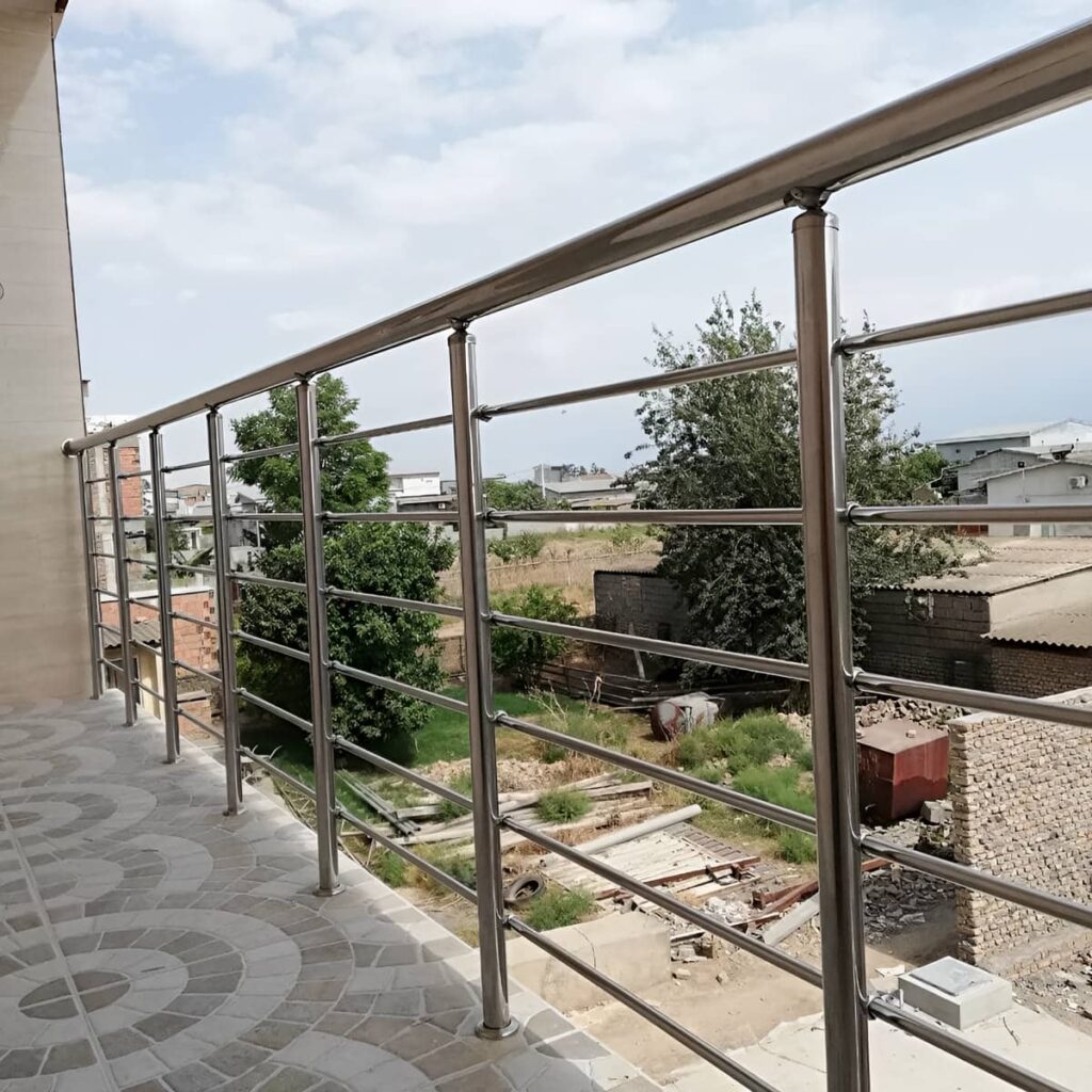 نرده پله فلزی ویلایی با طراحی مدرن