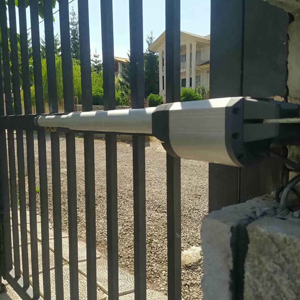 سیستم کنترل حیاط