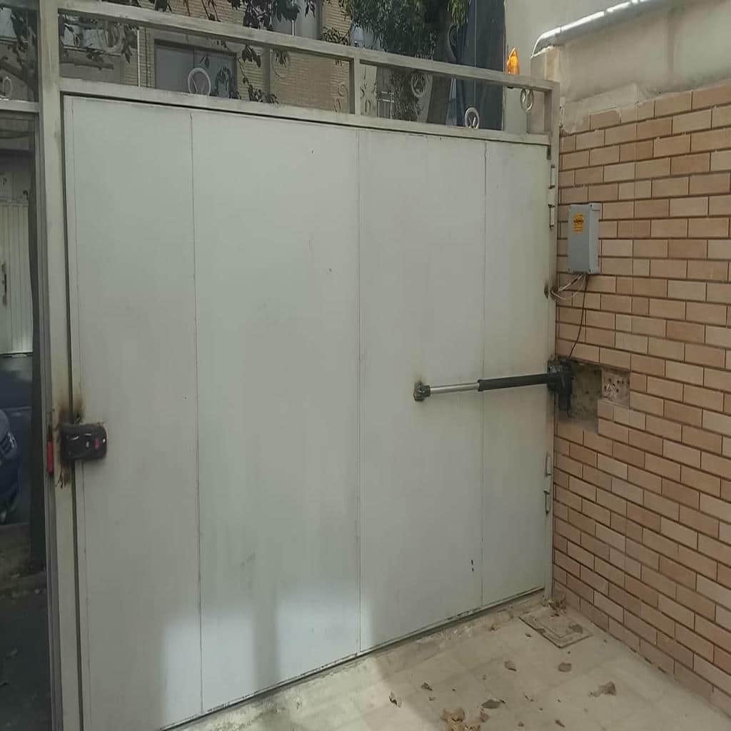 اپراتور کنترل ورودی خودرو