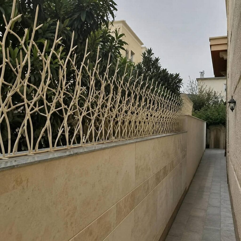 حفاظ لیلیوم دیوار با فرم دکوراتیو حفاظ لیلیوم دیوار با فرم دکوراتیو