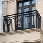مرکز ارائه نرده پله مدرن برای نمای مدرن و مینیمال