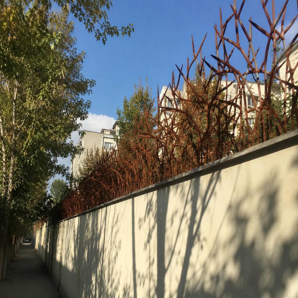اندازه گیری تخصصی تاج دیوار قدیمی کارگاه کشاورزی اندازه گیری تخصصی تاج دیوار قدیمی کارگاه کشاورزی