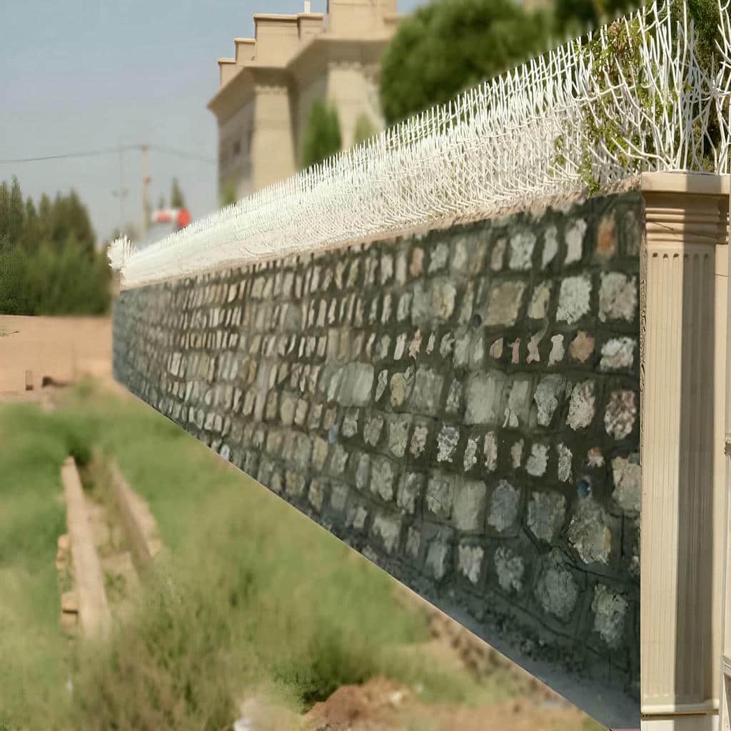 حفاظ دیوار روی دیوار سنگی مجتمع استان گلستان