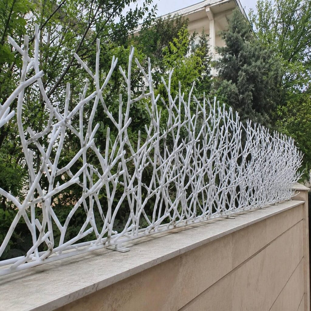 حفاظ دیوار سفارشی بر تاج دیوار بازسازی شده استان قزوین