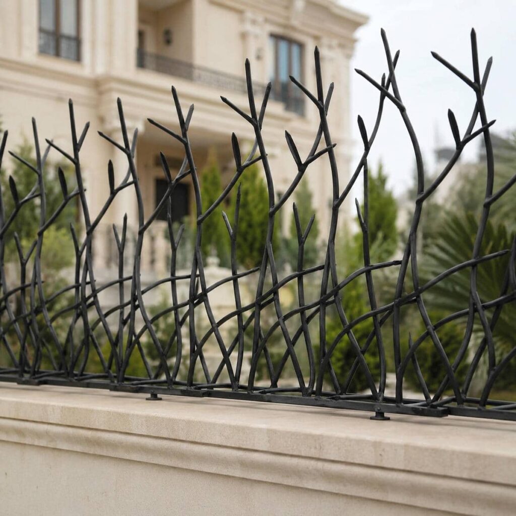 حفاظ دیوار طوسی کنار ورودی خودرو استان ایلام