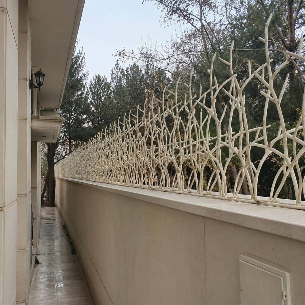 حفاظ دیوار متراکم با رنگ کوره ای روی نمای سنگی